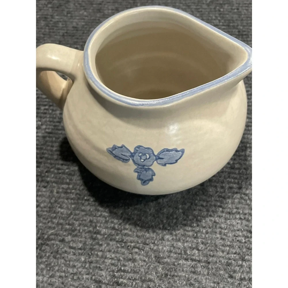 Pfaltzgraff Yorktowne Stoneware Creamer Pitcher Blue Floral Cream Farmhouse USA